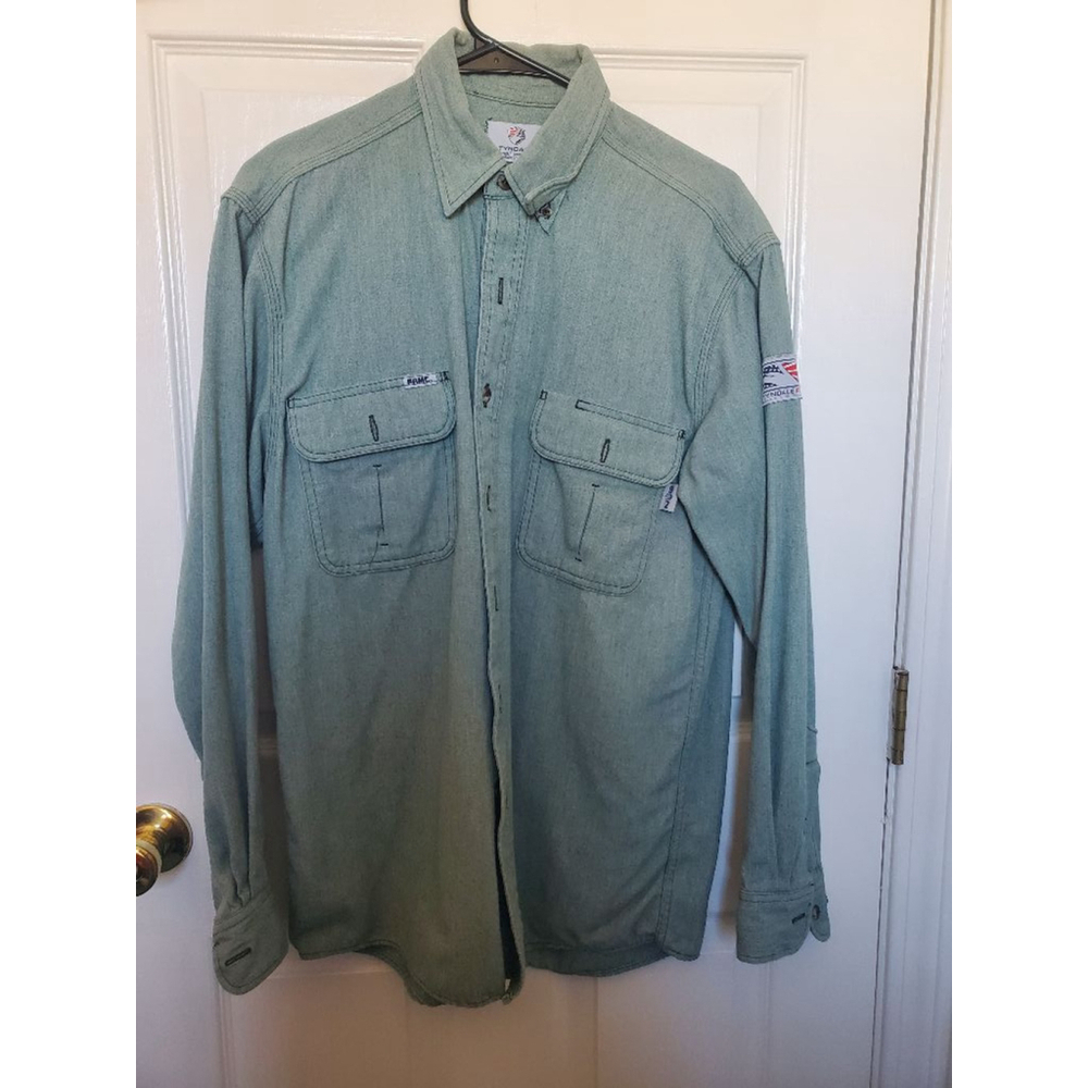 Men's Tyndale Button-Up Shirt Size M Green